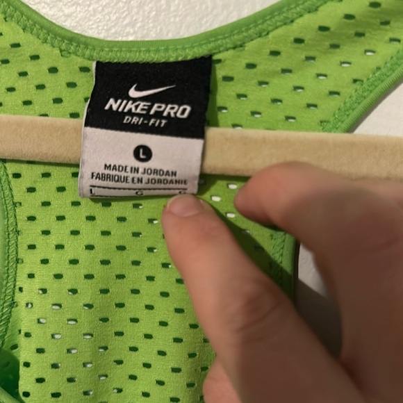 EUC Nike Pro Dri fit tank - Picture 3 of 3